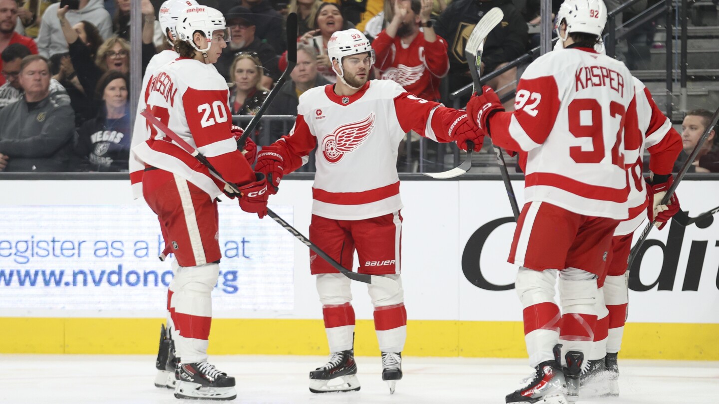 Red Wings coast to 5-1 win over Utah, snap six-game road skid