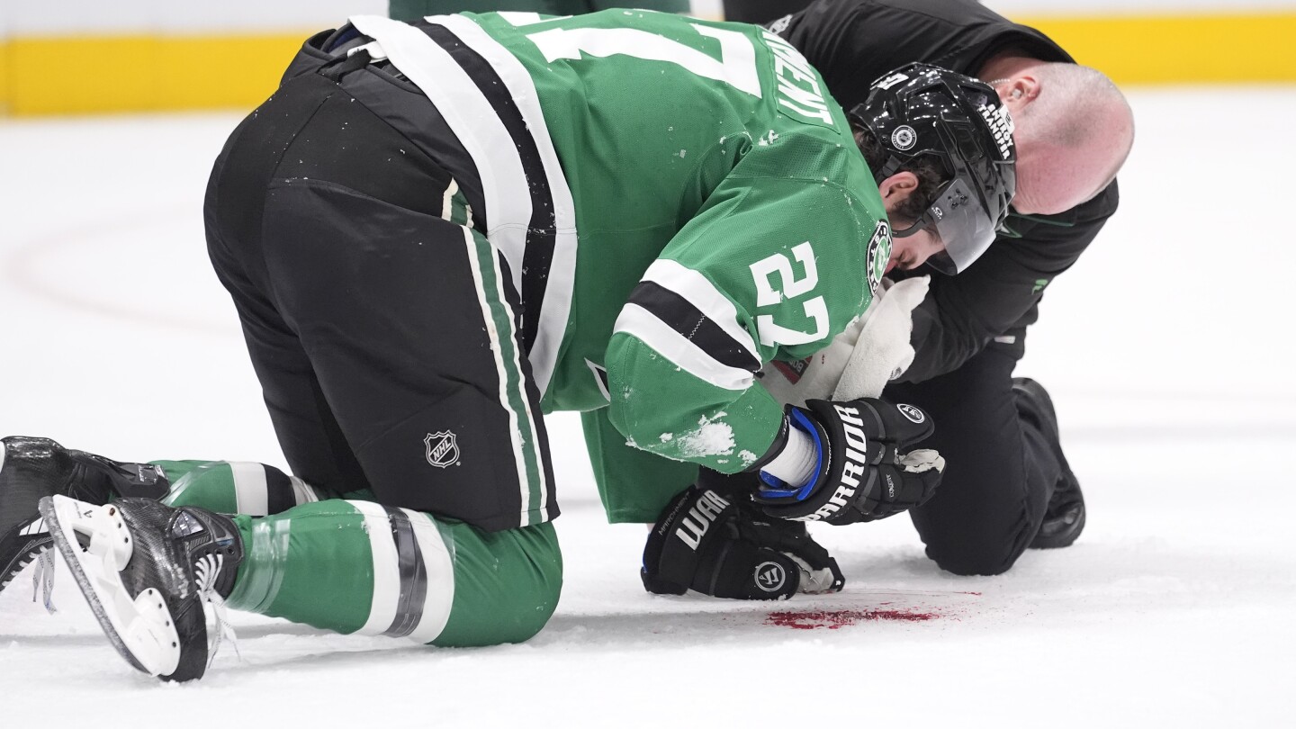 Stars forward Mason Marchment taken to hospital after getting hit in face by puck