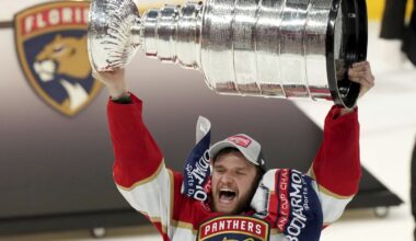 Aleksander Barkov gets the Selke and King Clancy awards with the help of some kids