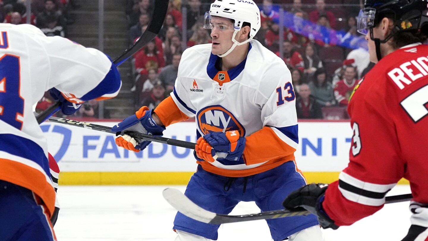 Barzal and Pelech return to Islanders lineup for 5-3 loss to Blackhawks