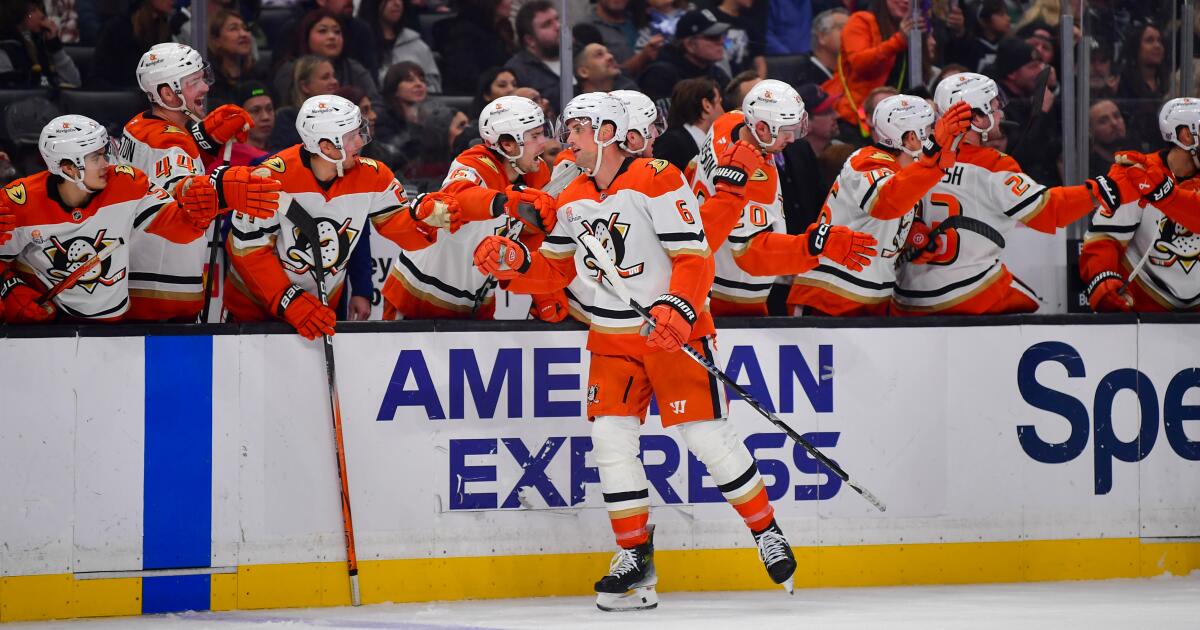 Lukas Dostal's 43-save effort gives Ducks edge in win over Kings