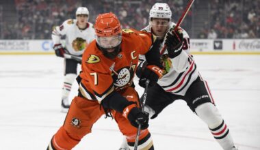 Ducks' five-game home winning streak ends in loss to Blackhawks