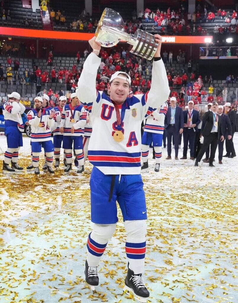 Former SCSU forward Mikey Eyssimont signs 2-year contract with Boston Bruins