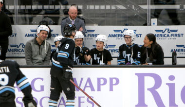 Utah Hockey Club and Huntsman Cancer Institute Team Up for Hockey Fights Cancer Night | Huntsman Cancer Institute