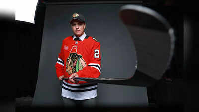 Chicago Blackhawks prospect Anton Frondell to stay with Djurgården for key SHL season