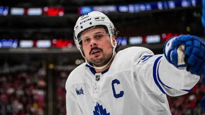 Maple Leafs fans on edge as Auston Matthews’ health questions emerge before opener without Mitch Marner