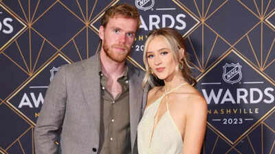 Amid contract deadline Connor McDavid and Lauren Kyle spark buzz as they take a private jet back to Edmonton