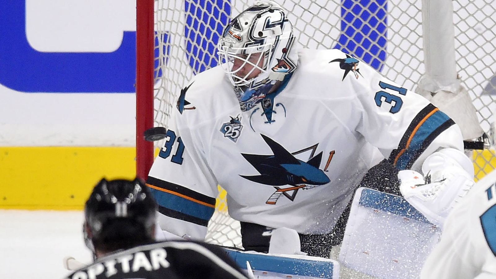 Pavelski's 2 goals lead Sharks past Kings in opener, 4-3