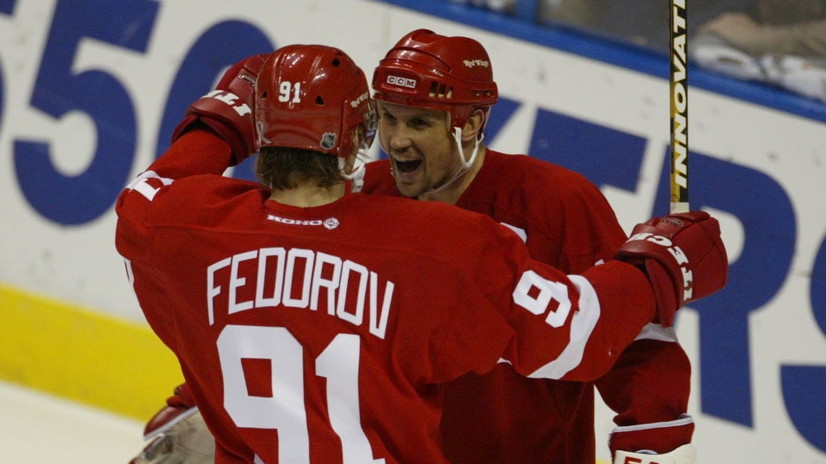 How to buy Red Wings tickets