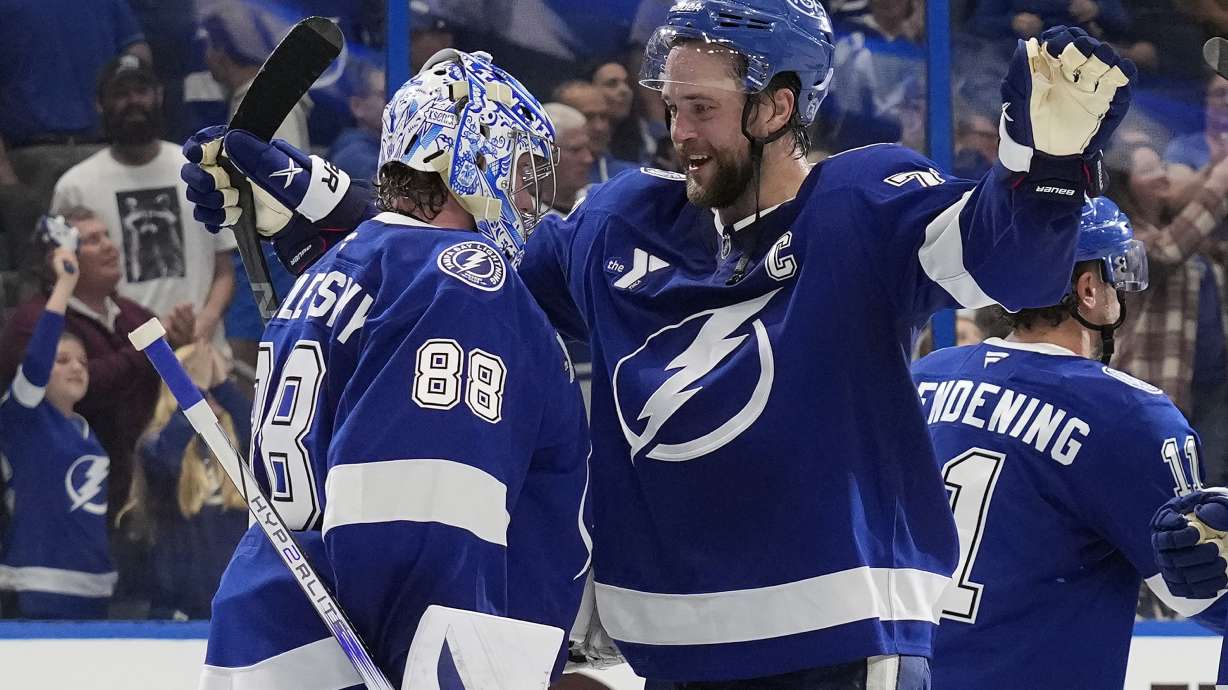 Vasilevskiy stars as the Lightning stop the Jets' 7-game win streak with a 4-1 victory