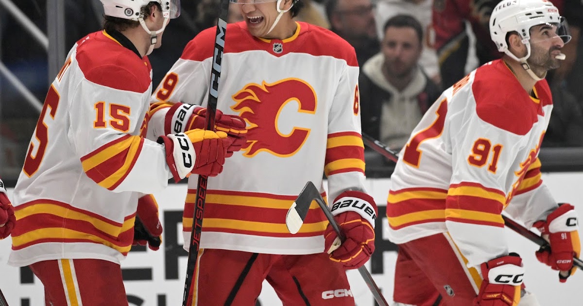 NHL Trade Rumors: 2 Calgary Flames Trade Candidates Involved in Talks