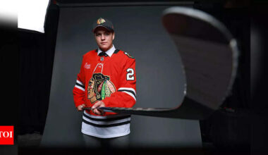 Chicago Blackhawks prospect Anton Frondell to stay with Djurgården for key SHL season | NHL News