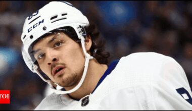 Toronto Maple Leafs re-sign Nicholas Robertson to one-year, $1.825M contract to avoid arbitration | NHL News