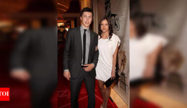 Oilers’ Ryan Nugent-Hopkins and his wife, Breanne Windle, bring NHL flair to France for Leon Draisaitl’s wedding | NHL News