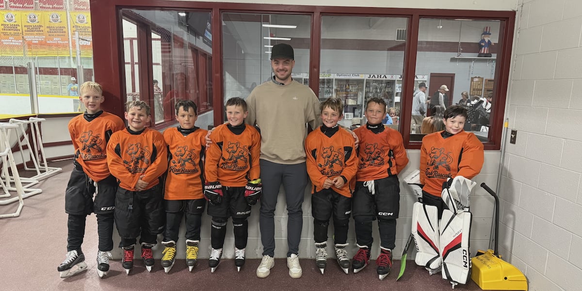 Jackson native and Detroit Red Wings forward Carter Mazur coaches youth 3-on-3 hockey tournament
