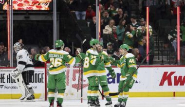 Zuccarello gets tiebreaking goal late in 3rd period, Wild rally to beat Kings 3-1