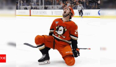 Mason McTavish contract talks with Pat Verbeek: Long Term or Bridge? | NHL News