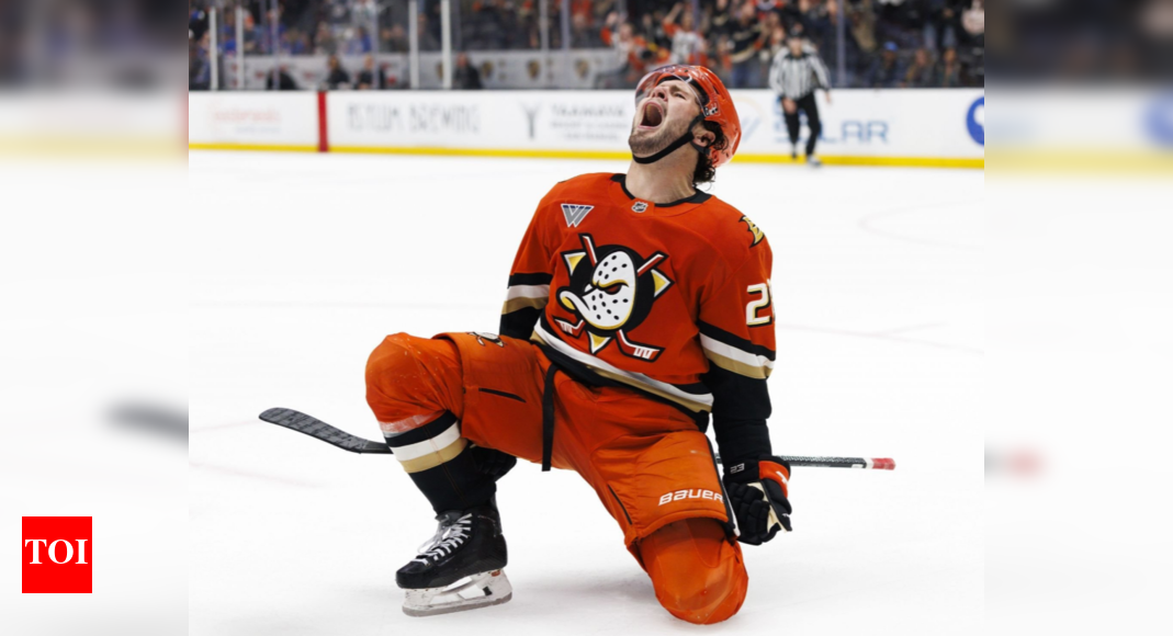 Mason McTavish contract talks with Pat Verbeek: Long Term or Bridge? | NHL News