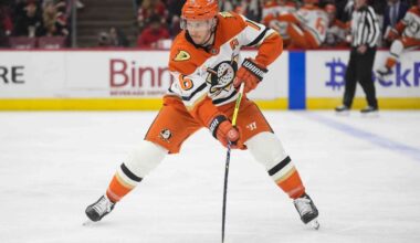 Alex Killorn helps the Ducks beat the Blackhawks 3-2 for their third straight win