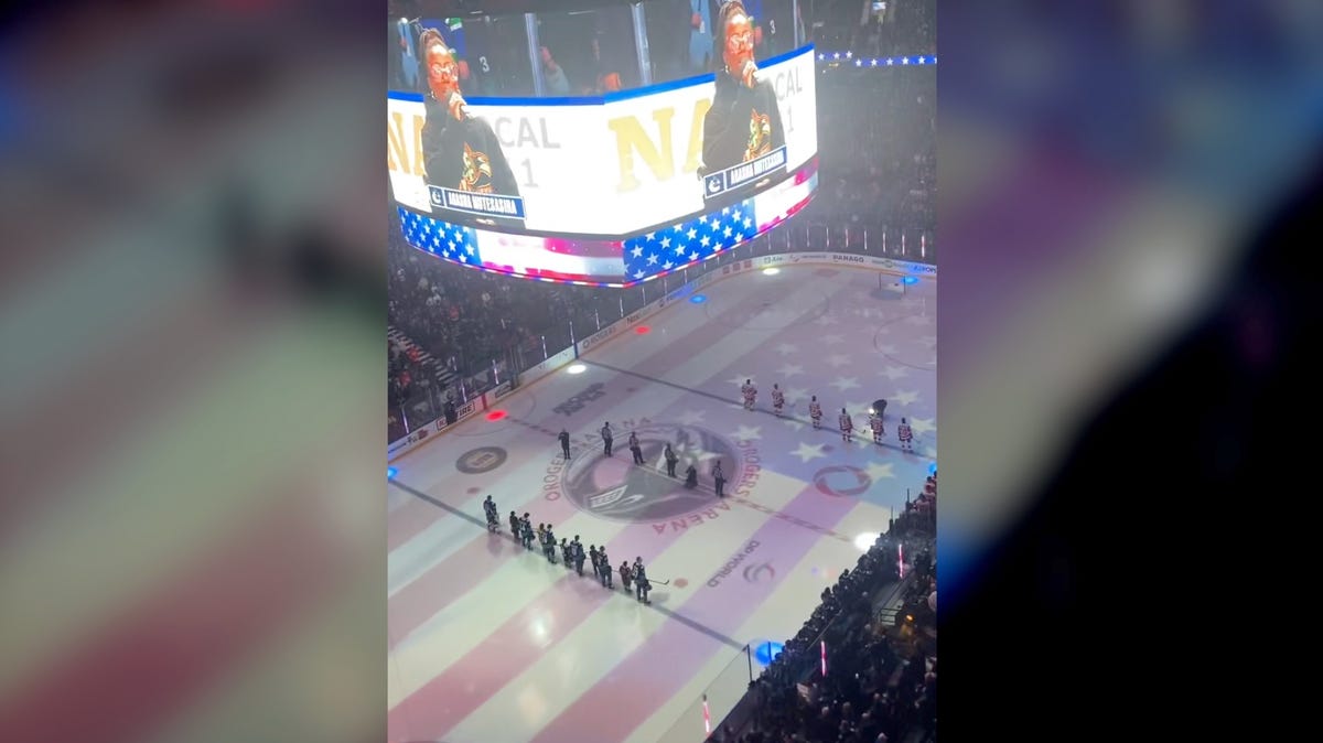 Canadian fans boo American anthem before Red Wings-Canucks game in Vancouver