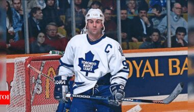 Former Maple Leafs center Doug Gilmour celebrates 31st anniversary of being named a franchise captain | NHL News