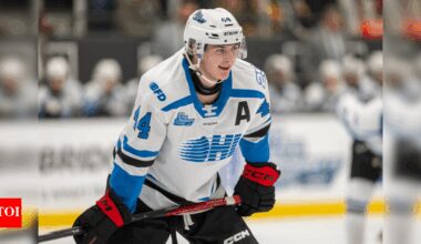 Brady Martin signs a three-year entry-level contract with the Nashville Predators | NHL News