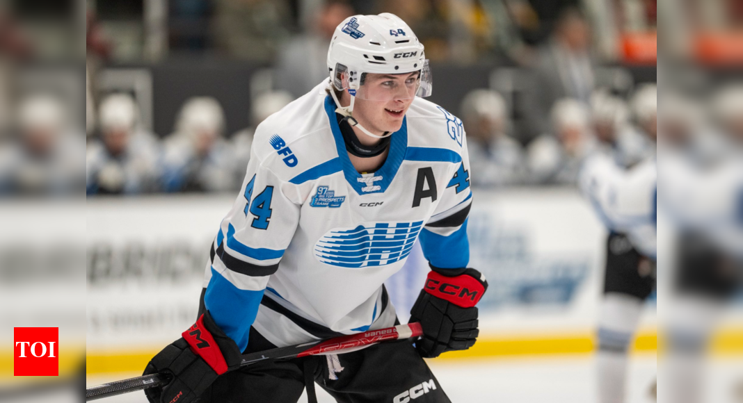 Brady Martin signs a three-year entry-level contract with the Nashville Predators | NHL News