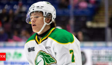 Easton Cowan tipped as perfect future linemate for Auston Matthews by NHL analyst | NHL News