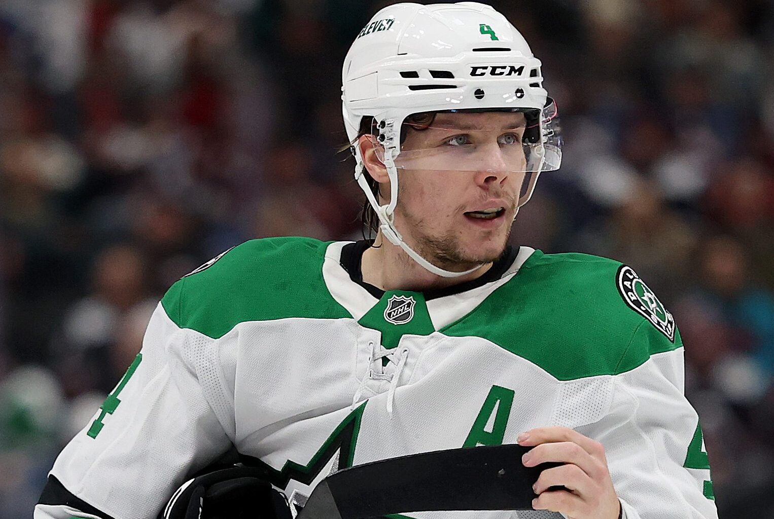 Blockbuster Stars Trade Pitch Lands Rugged Veteran Defender