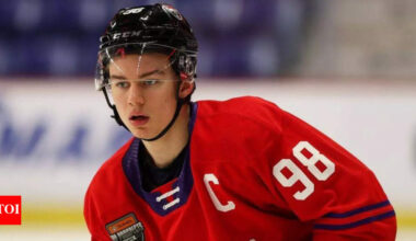 Connor Bedard’s contract extension could wait until 2026 despite Frank Nazar’s $46M deal, says NHL analyst | NHL News