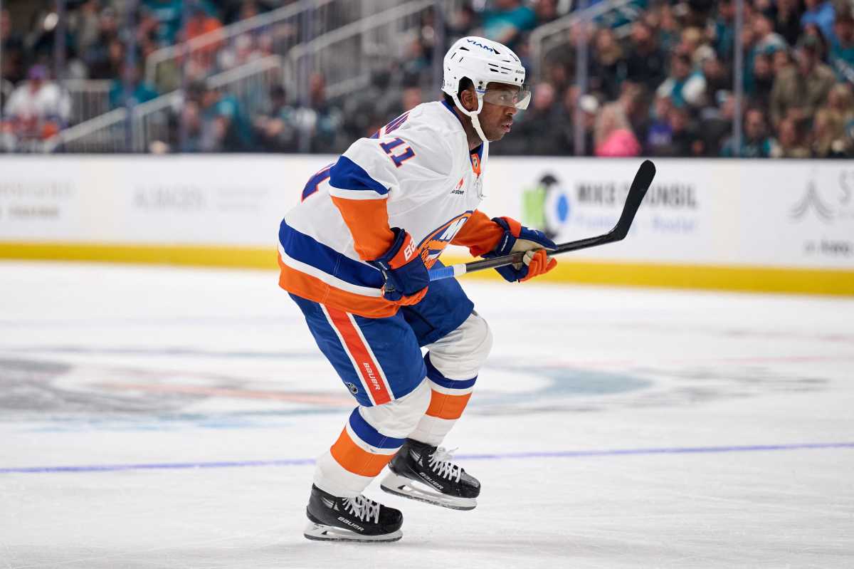 Duclair leads Islanders with grit, pace