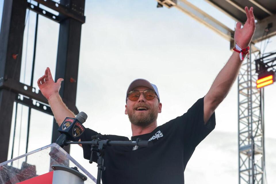 2 Months After Bullying Oilers, Panthers’ Sam Bennett Taunts Edmonton With Stanley Cup Stunt