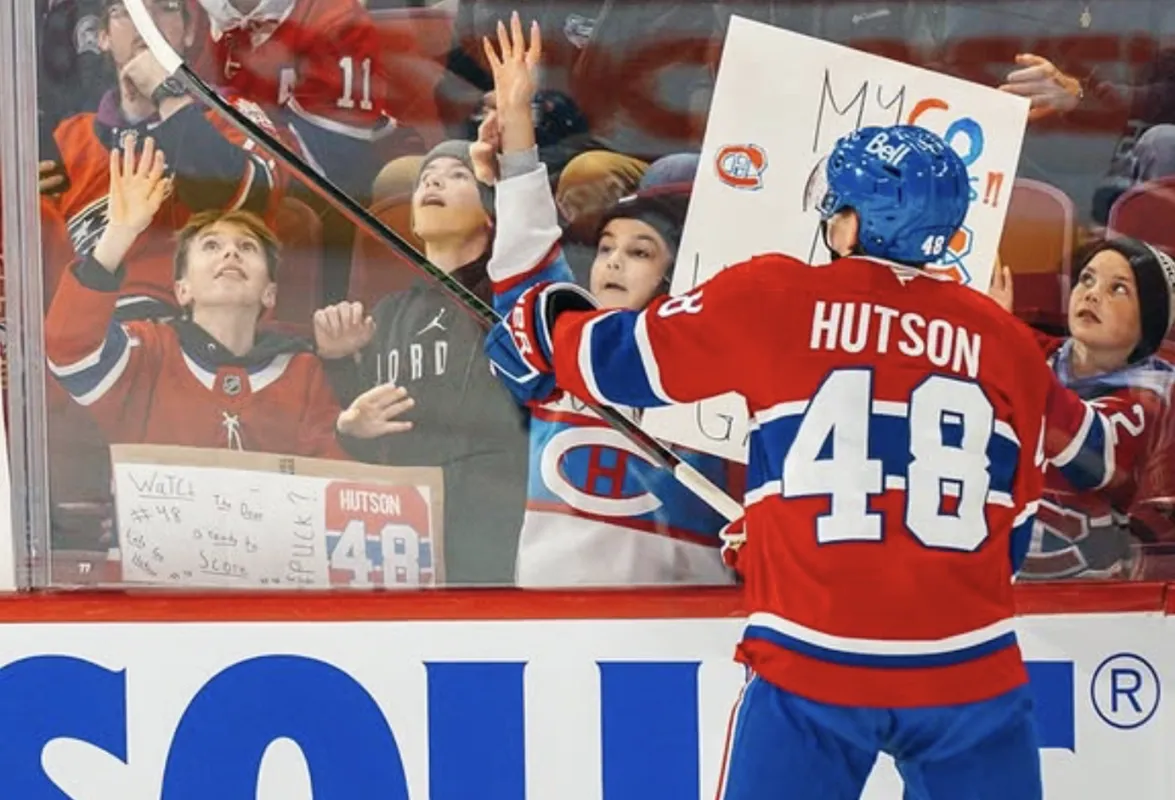 500 000 dollars: Lane Hutson répond à Jeff Gorton