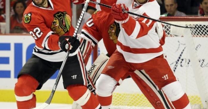 Hawks’ Oduya, Kruger clip Wings in 3rd