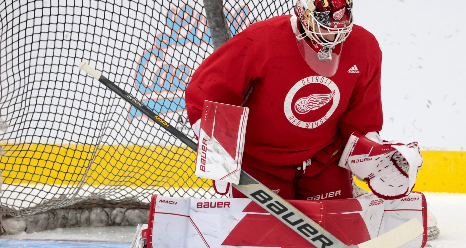 Elite goalie prospect strongly connected to Oilers in trade by top insider