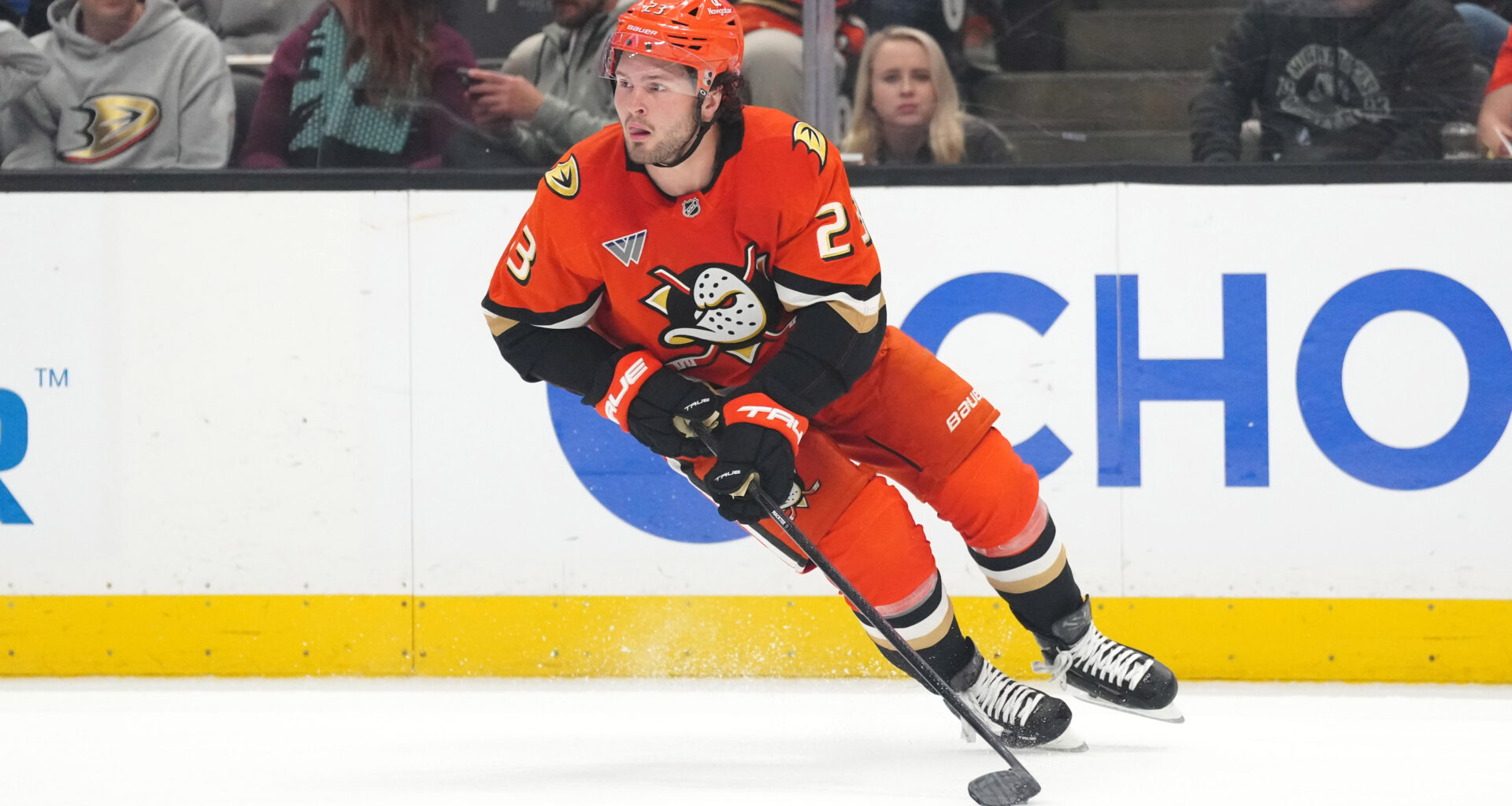 Canadiens Reportedly Closely Monitoring Mason McTavish as Team Looks to Fill Major Roster Hole