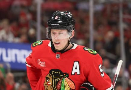 Apr 6, 2025; Chicago, Illinois, USA; Chicago Blackhawks defenseman Connor Murphy (5) waits for a faceoff during the second period against the Pittsburgh Penguins at United Center Apr 6, 2025; Chicago, Illinois, USA; Chicago Blackhawks defenseman Connor Murphy (5) waits for a faceoff during the second period against the Pittsburgh Penguins at United Center