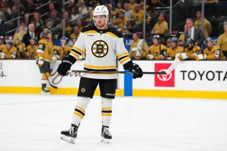 Mar 20, 2025; Las Vegas, Nevada, USA; Boston Bruins center Casey Mittelstadt (11) awaits a face off against the Vegas Golden Knights during the first period at T-Mobile Arena. Mandatory Credit: Stephen R. Sylvanie-Imagn Images Mar 20, 2025; Las Vegas, Nevada, USA; Boston Bruins center Casey Mittelstadt (11) awaits a face off against the Vegas Golden Knights during the first period at T-Mobile Arena. Mandatory Credit: Stephen R. Sylvanie-Imagn Images