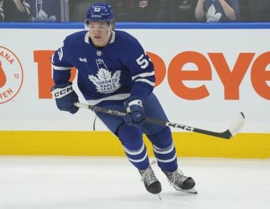 Sep 25, 2023; Toronto, Ontario, CAN; Toronto Maple Leafs forward Easton Cowan (53) skates during warm up before a game against the Ottawa Senators at Scotiabank Arena. Mandatory Credit: John E. Sokolowski-Imagn Images Sep 25, 2023; Toronto, Ontario, CAN; Toronto Maple Leafs forward Easton Cowan (53) skates during warm up before a game against the Ottawa Senators at Scotiabank Arena. Mandatory Credit: John E. Sokolowski-Imagn Images