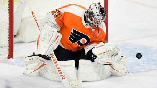Carter Hart with the Philadelphia Flyers.