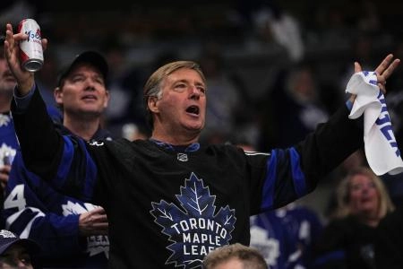 Air Canada pilot shares a special message with Maple Leafs fans