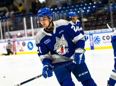 Alex Pharand of the Sudbury Wolves