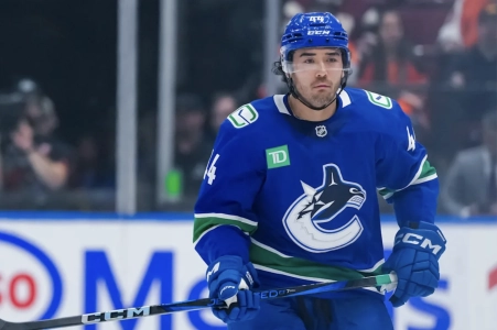 Canucks forward Kiefer Sherwood in game action