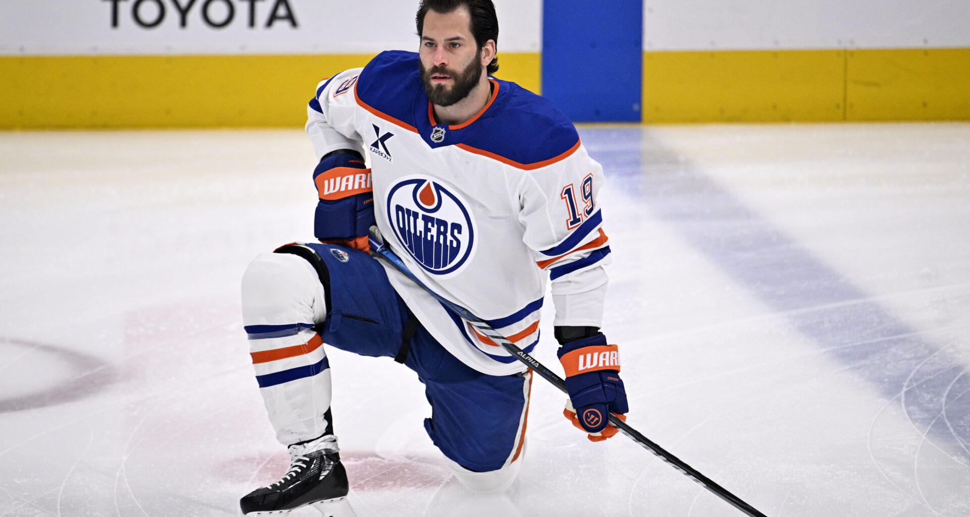 New Trade Idea Floats Veteran Center as Answer to Leafs' Depth Concerns