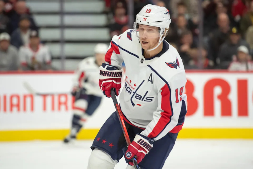Former Washington Capitals center Nicklas Backstrom (19) skates at the Canadian Tire Centre.Marc DesRosiers-USA TODAY Sports