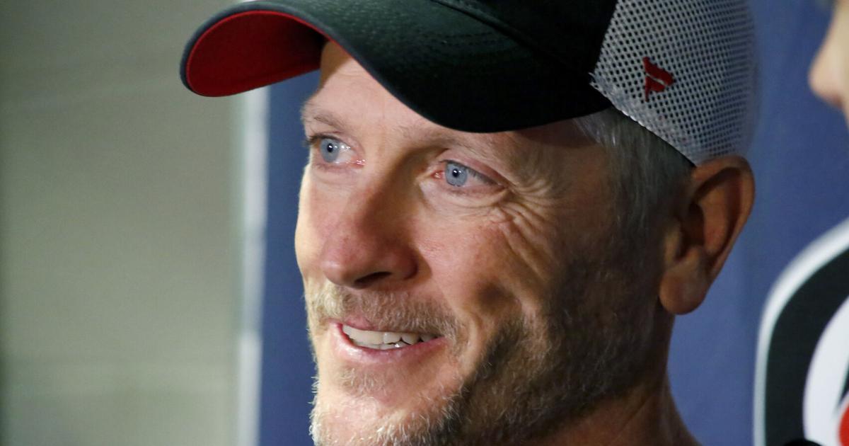 Hurricanes owner Tom Dundon strikes tentative deal to buy the Portland Trail Blazers | Ap