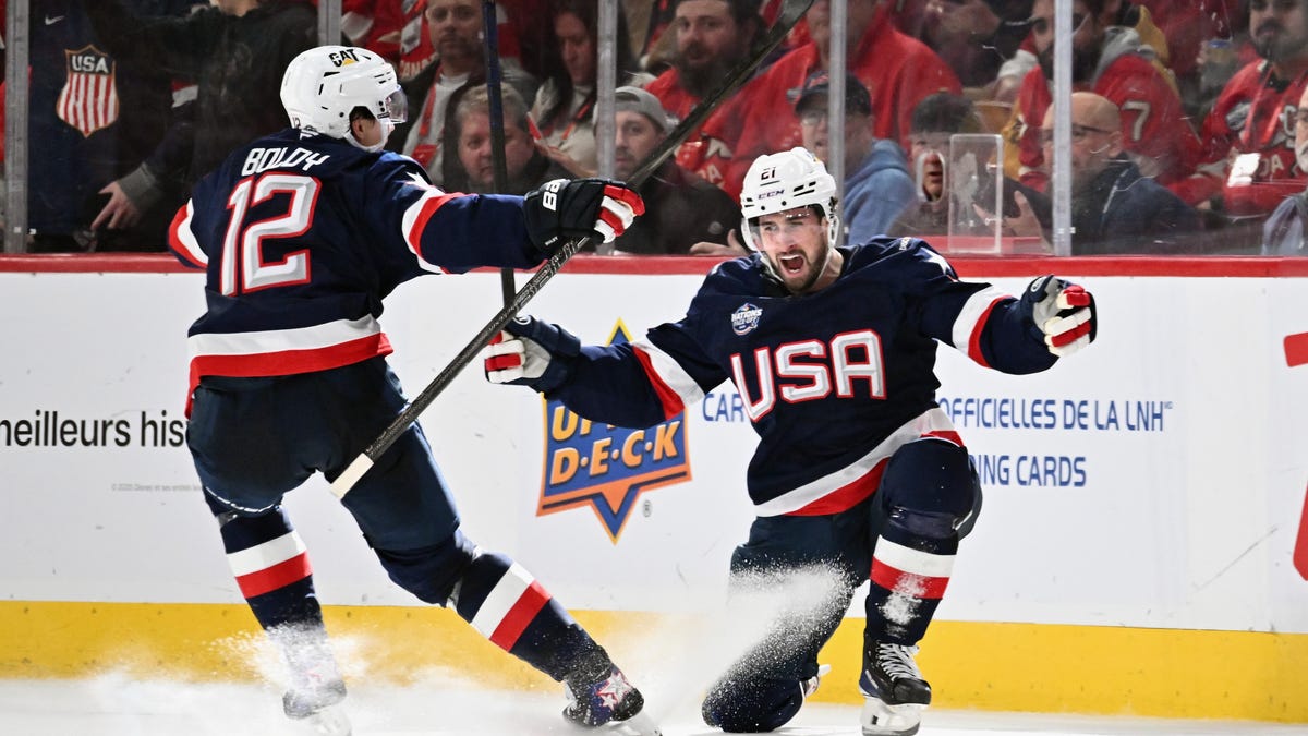 Wings' Larkin ranked 15th on NHL Network's top centers list