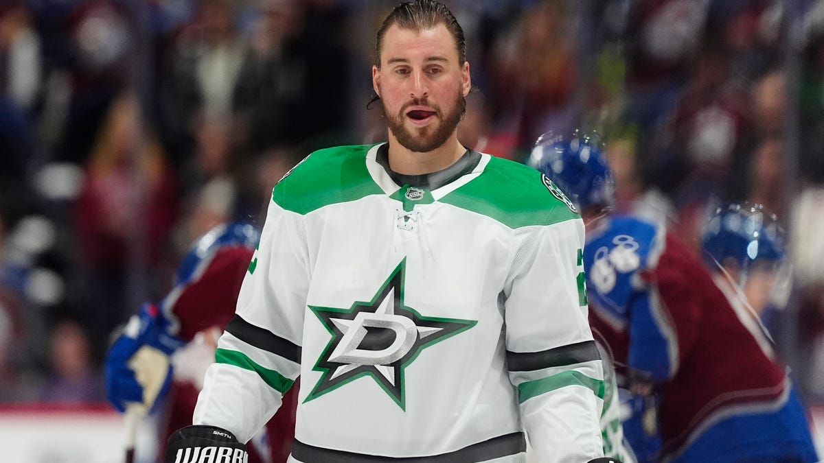 Columbus Blue Jackets sign Brendan Smith to professional tryout offer