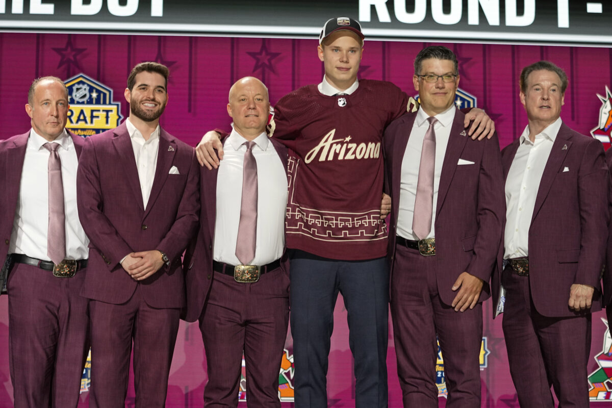 Utah Mammoth sign top prospects Simashev and But to their entry-level NHL contracts | News, Sports, Jobs