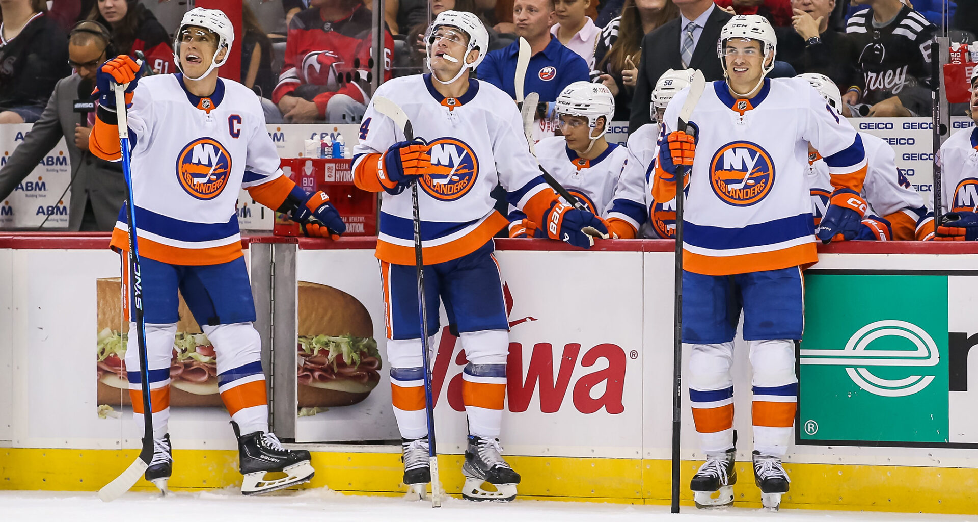 New York Islanders' High Floor Leaves Darche With Limited Options - The Hockey Writers -